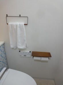 水彩画のような色合いのモザイクタイルでアクセントを 水彩画のような色合いのモザイクタイルでアクセントを